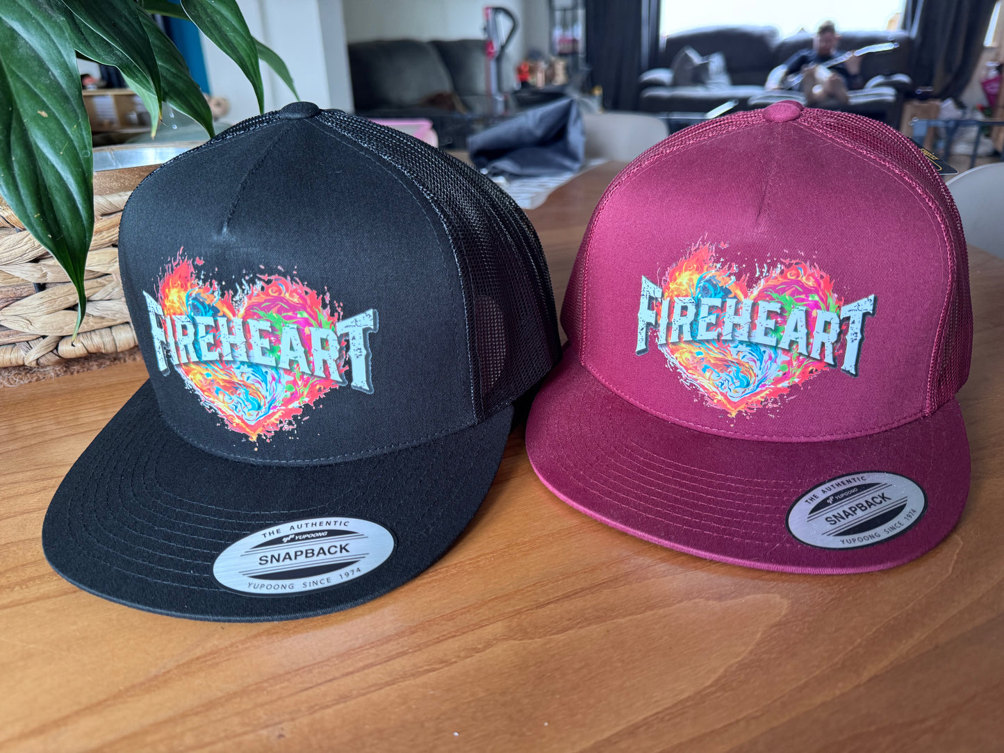 Logo Caps
